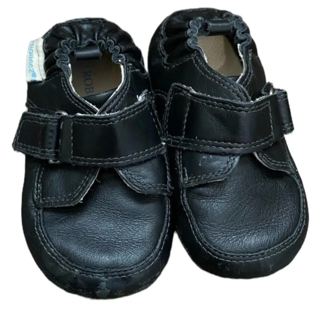 Robeez black leather baby shoes size 4